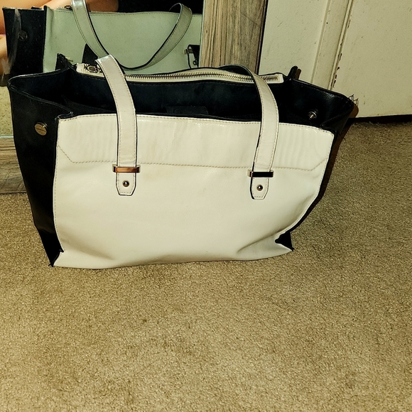 Kenneth Cole Reaction Handbags - Purse